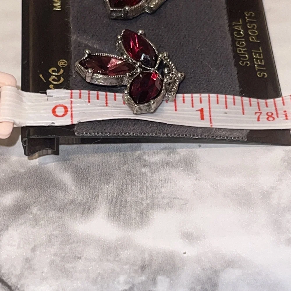 Vintage Loree earrings and broach - Picture 4 of 7